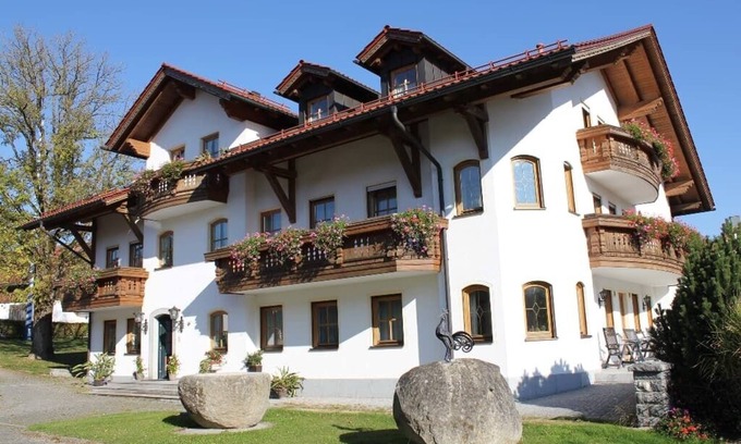 Tittling Appartement | Gemütliche 48qm Ferienwohnung mit eigener Terrasse