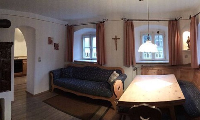 Riedenburg Appartement | Gemütliche Ferienwohnung für bis zu Vier Personen mit Vorgarten