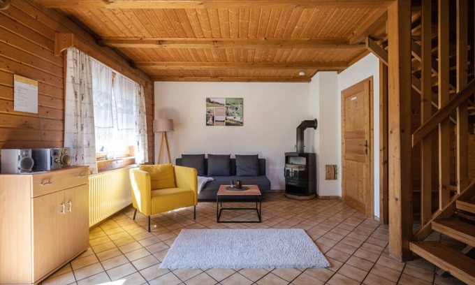 Hausles Appartement | Appartement confortable, emplacement idyllique, avec baril de bain scandinave