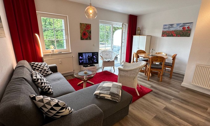 Wischuer Appartement | Gemütliche Fewo mit Balkon Nahe der Ostsee - 2 Schlafzimmer - Ferienwohnung Svenja