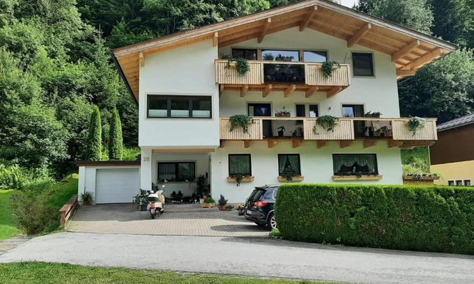 Thumersbach Appartement | Gemütliche Wohnung 10 Minuten vom See entfernt