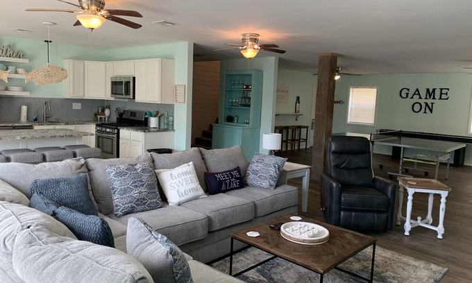 Pettit Maison | Gem on Lake Tenkiller with open floor plan and game room for kids/adults.