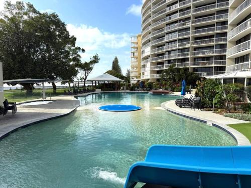 Golden Beach Appartement | Gemini Resort, 2bedroom Unit19 and carpark Golden Beach, Caloundra