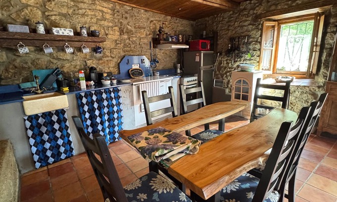 Cuevas de Vinayo Maison | Genciana, Cottage in the middle of the Leonese mountains (pet friendly)