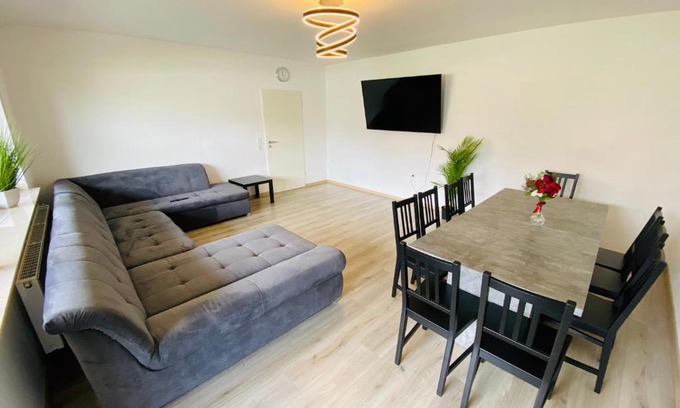 Marienloh Appartement | Generous Apartment I 7 Beds I 110 sqm I Fast Internet