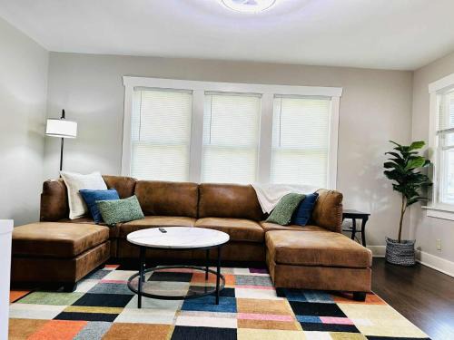 Geneva Maison | Geneva Retreat Near St Charles