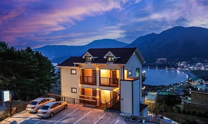 Irun-myeon Appartement | Geoje Cheongsol Pension