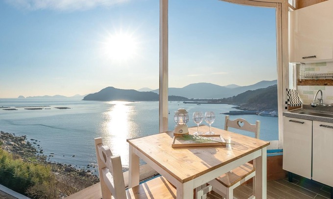 Irun-myeon Maison | Geoje Sunbeachoceanview Dog Pension