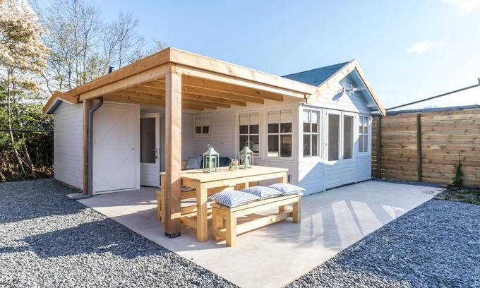 Renesse Chalet De Ski | George's Lodges Renesse