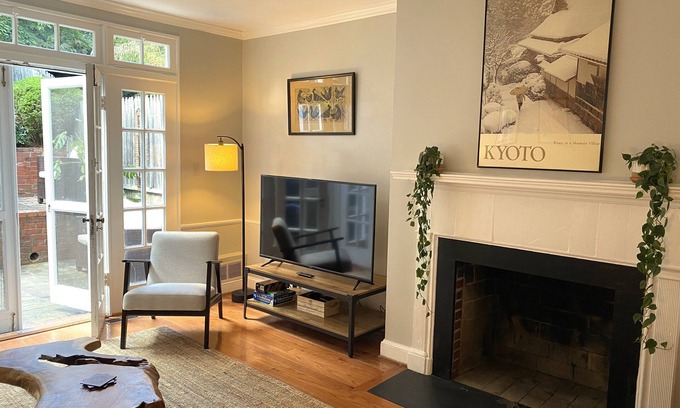 Georgetown Maison | Georgetown Awesome Townhome 3BR 3.5BA