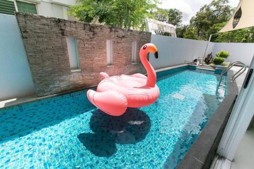 Downtown George Town Maison | GeorgeTown PrivatePool Snooker 25Pax BBQ
