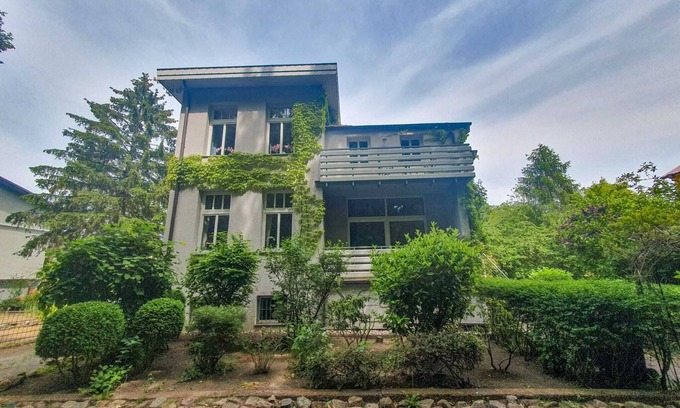 Gehlsdorf Maison | GERMAN VILLA - ENTIRE HOUSE Lots of space for friends, family with sauna garden