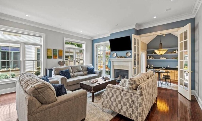 Merion Village Maison | German Village Large & Luxurious