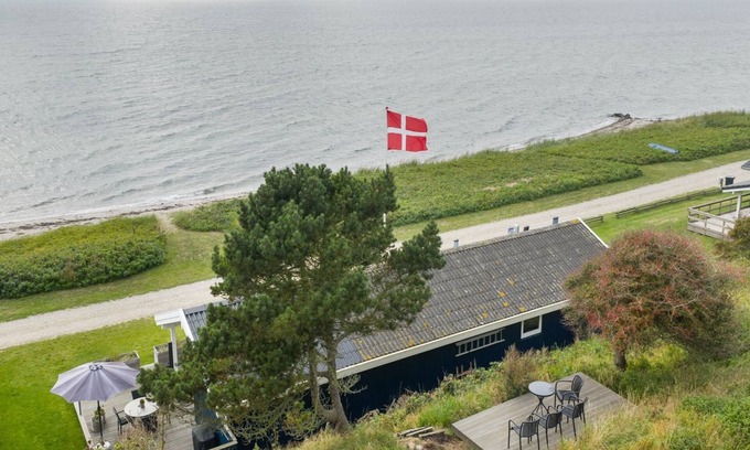Næs Maison | "Gertje" - 20m from the sea by Interhome