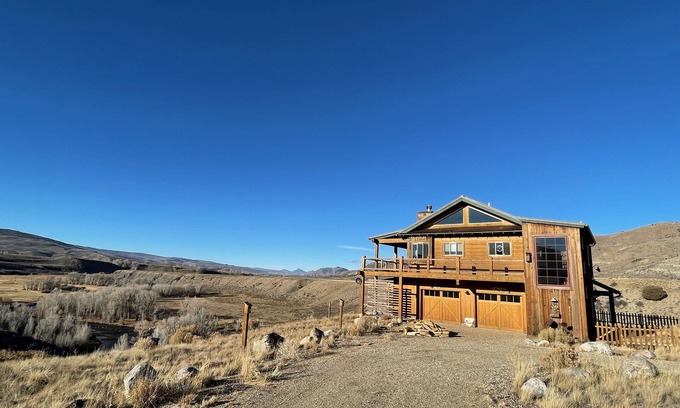 Grand County Maison | Get away to a gorgeous view with a house!