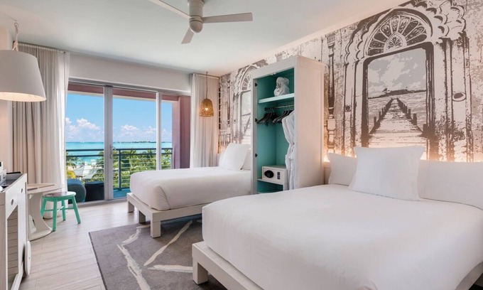 Nassau Hôtel | Get Ready for Blissful Getaway! Pools and Water Park! Pet-Friendly Property!