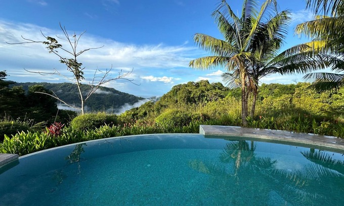 Cascada Azul Maison | Getaway Charming 2-bedroom house secluded with Ocean Breeze