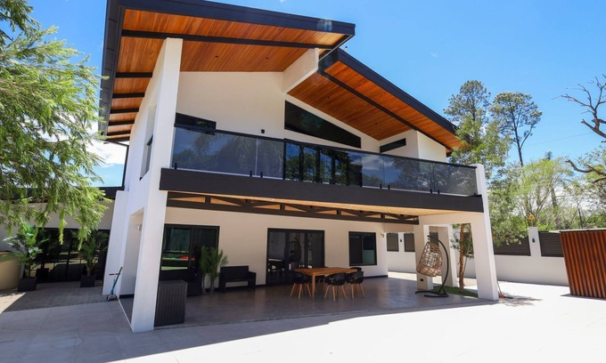Liberia Maison | Gey Tropical House