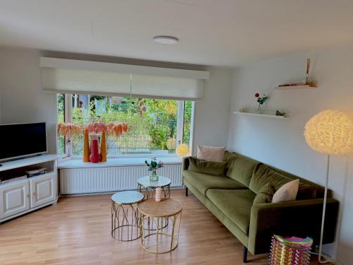Erm Maison | Gezellig chalet met 2 slaapkamers en zicht op het water