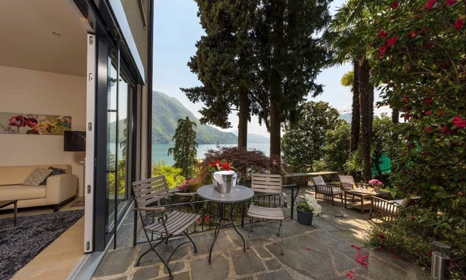 Castagnola Appartement | Giardino Violetta - great view, private palm garden