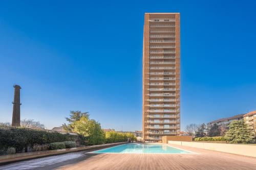 Dergano Appartement | Giax Tower Luxury Oasis