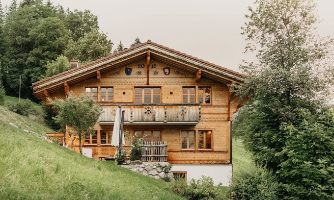 Saanenmöser Appartement | Giferblick by Interhome