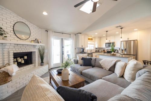 Gilbert Maison | Gilbert East Laurel