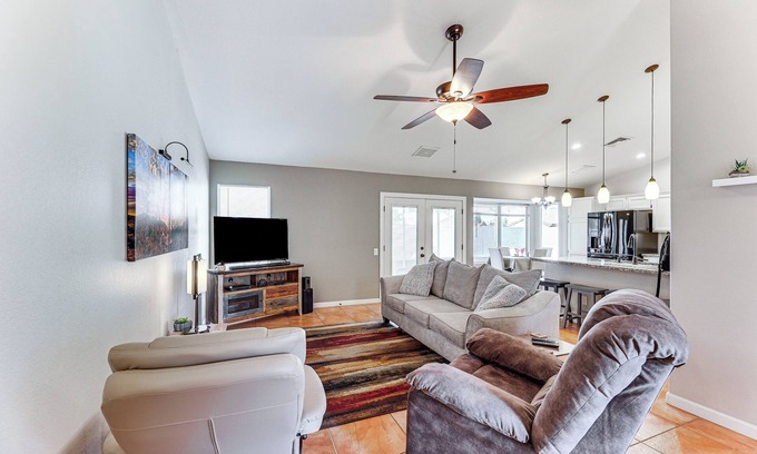 Gilbert Maison | Gilbert Family Home: Games, Private Pool & Patio!