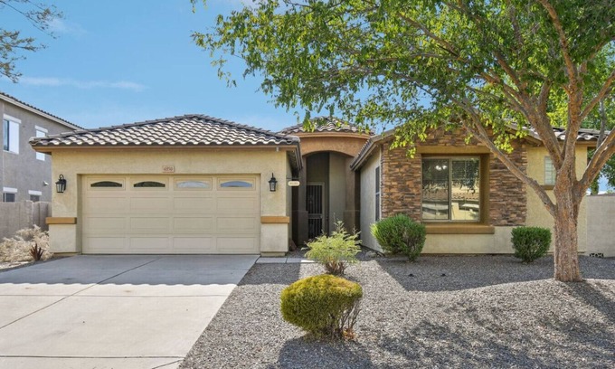 Gilbert Maison | Gilbert Getaway Arizona