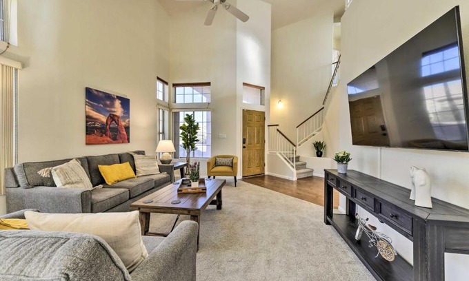 Gilbert Maison | Gilbert Home with Pool Less Than 1 Mi to Town Square!