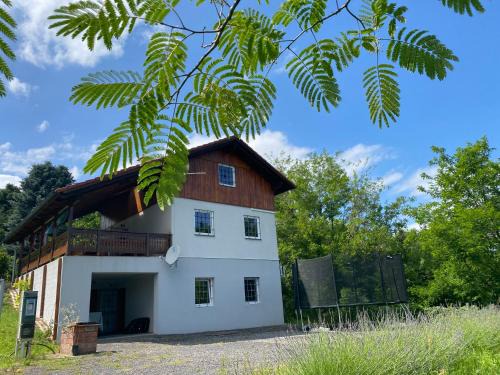 Kehidakustany Maison | Ginkgo House