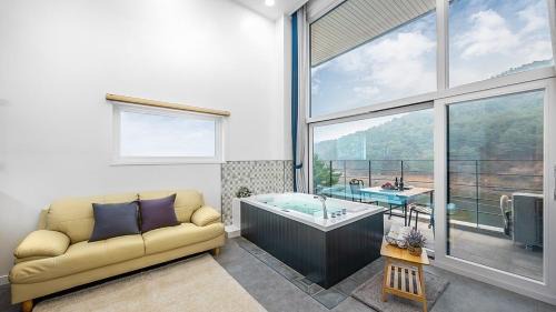 Sinbuk-myeon Maison | Gipei Wool Story Pension