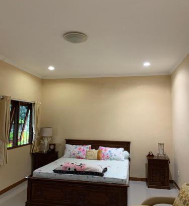 Cilobak Villa | Gisela Resto Villa