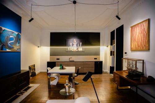 Feronstree et Hors-Chateau Appartement | GITADIN - Deluxe Suite Valens - Historical Center