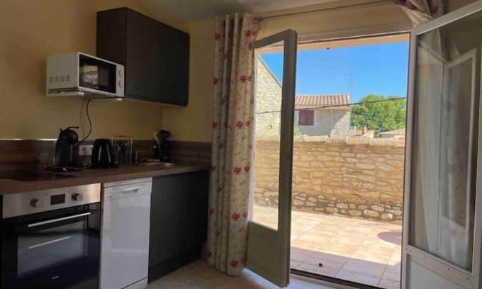 Bezouce Maison | Gite 2 personnes avec terrasse, piscine et jardin, La Closerie de Besocia (3*)