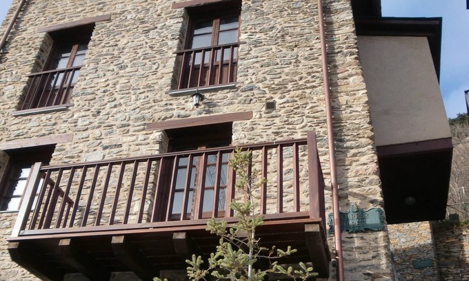 Pal Cottage | Gite 3 épis à Pal, Andorre, typique de haute montagne village re