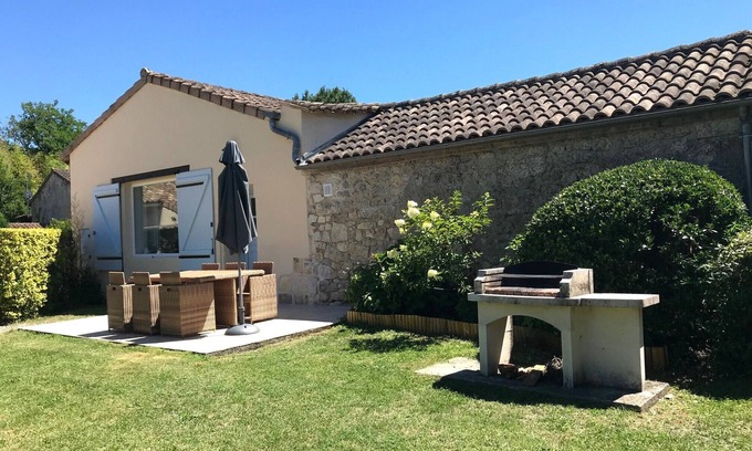 Civrac-de-Blaye Maison | Gîte à 30 mn de Bordeaux, au sein d'un parc arboré et piscine