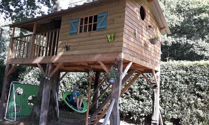 Saint-Gatien-des-Bois Cottage | gite 4/8 pers sur les hauts de honfleur + cabane pour les enfants dans un arbre