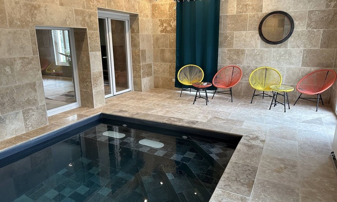 Frignicourt Maison | Gite 5 chambres, piscine intérieure, proche du Der