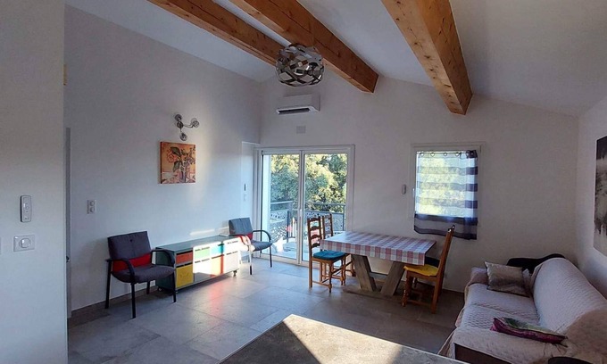 Sussargues Appartement | gite 50m2 4 personnes au coeur du village
