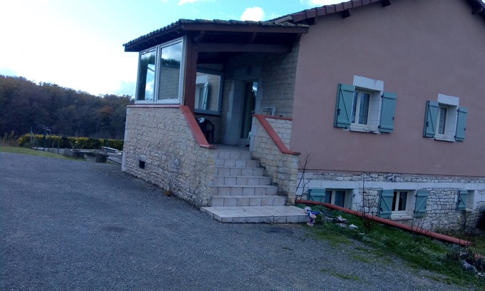 Saint-Laurent-Lolmie Maison | Gite 6 pers campagne, piscine baby-foot billard ping-pong piscne