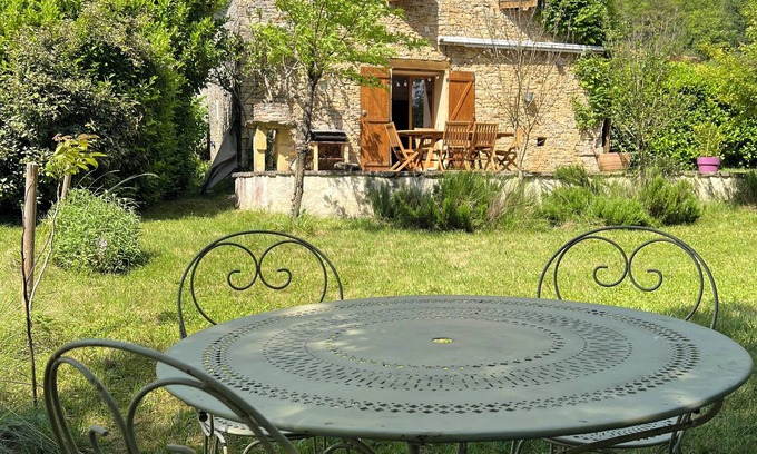 Saint-Aubin-de-Nabirat Maison | Charmant Gite 8 personnes bordé par la riviere