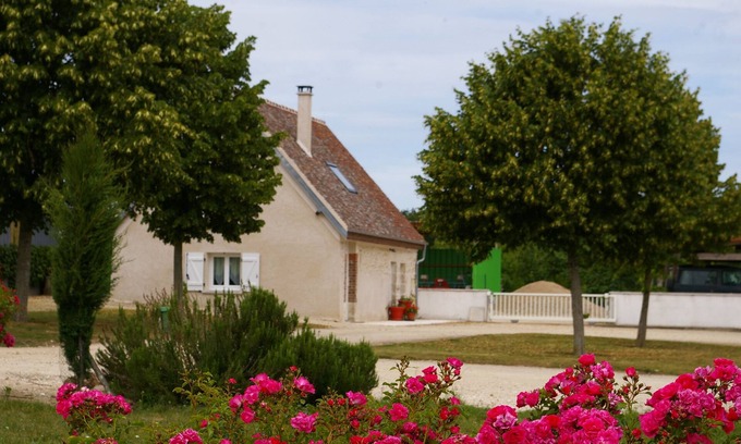 Dammarie-en-Puisaye Cottage | GITE A LA FERME DE LA GRANDE GENTILLERE avec piscine non adaptée aux PMR