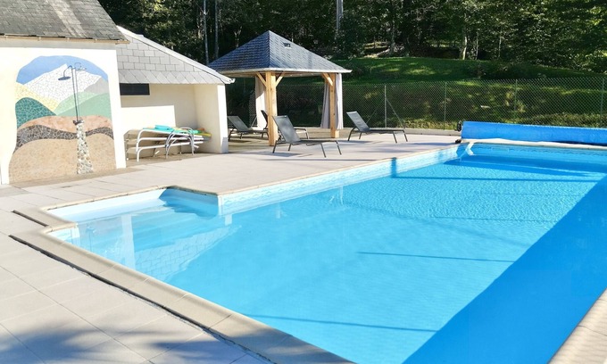 Arthez-d'Asson Cottage | Gite au pied des Pyrénées, piscine chauffée, WIFI, salle jeux - remise en forme