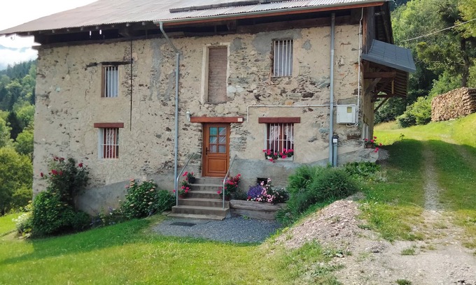 Montgilbert Maison | GITE "CHEZ COMBET