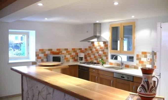 Chirassimont Cottage | Gite Chirassimont, 6 bedrooms, 14 persons
