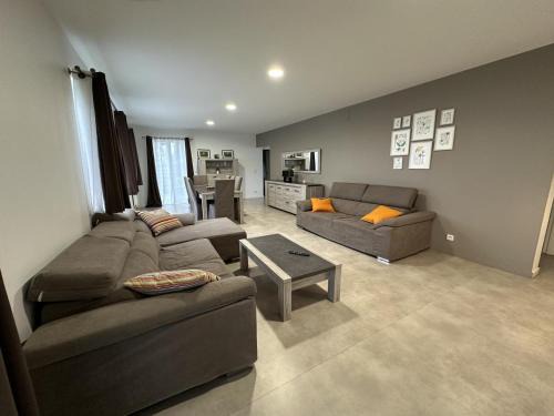 Arjuzanx Maison | Gite commanday