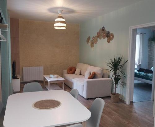 Poigny Appartement | Gite dans une ancienne corps de ferme C