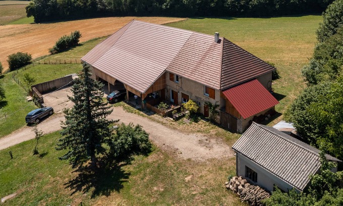 Frontenay Maison | Gite de campagne jura pour 10 personnes