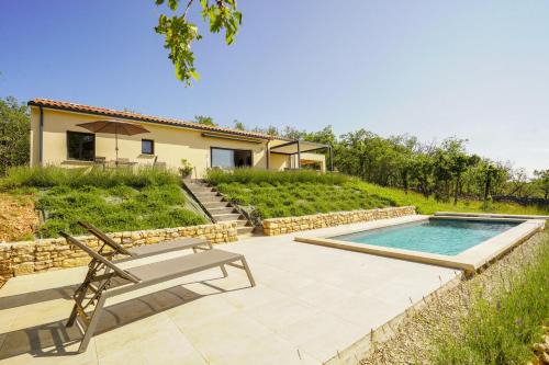 Vers Maison | Gite de Chantecoucou - Piscine privative et vue